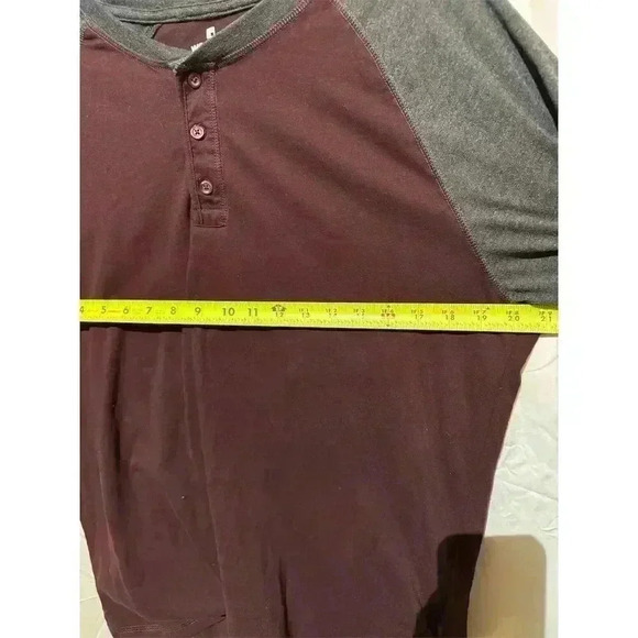 Woolrich Men's Long Sleeve Henley Shirt Colorblock Burgundy Gray Size L - Picture 7 of 9